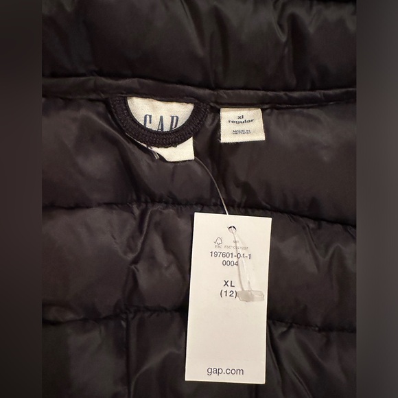NEW GAP Kids Black Quilted Primaloft Vest XL feels like down! Perfect for Falll - Picture 6 of 9